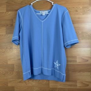 Josephine Chaus Sport Blue Medium V-neck Short Sleeve Top with a ⭐️ Star